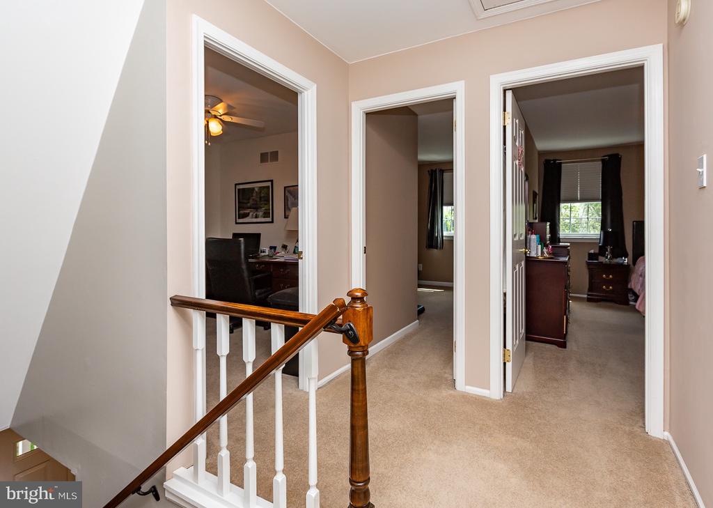 412 Walnut Hill Ln