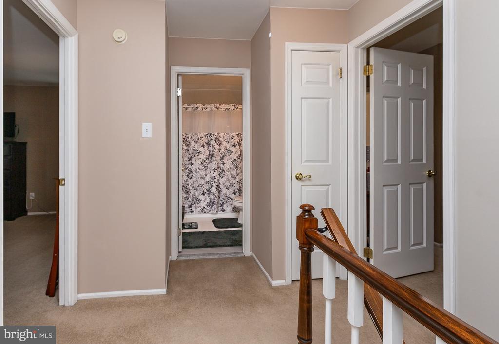 412 Walnut Hill Ln