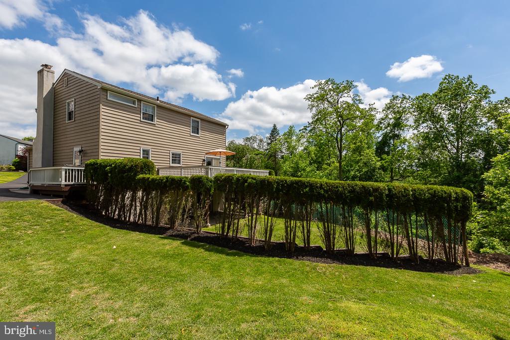 412 Walnut Hill Ln