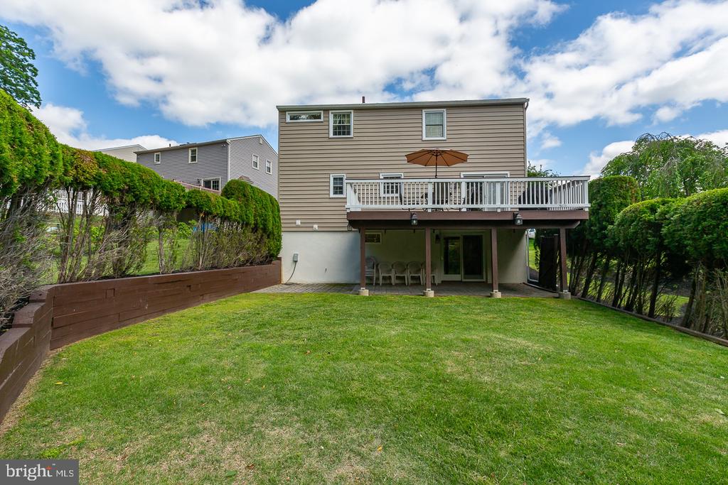 412 Walnut Hill Ln