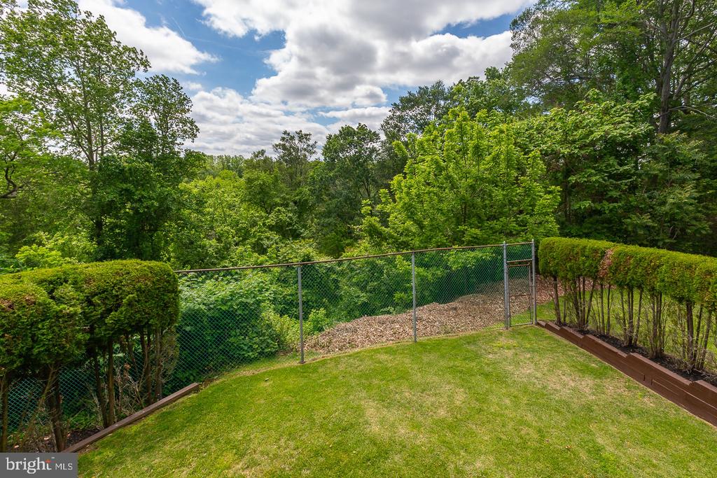 412 Walnut Hill Ln