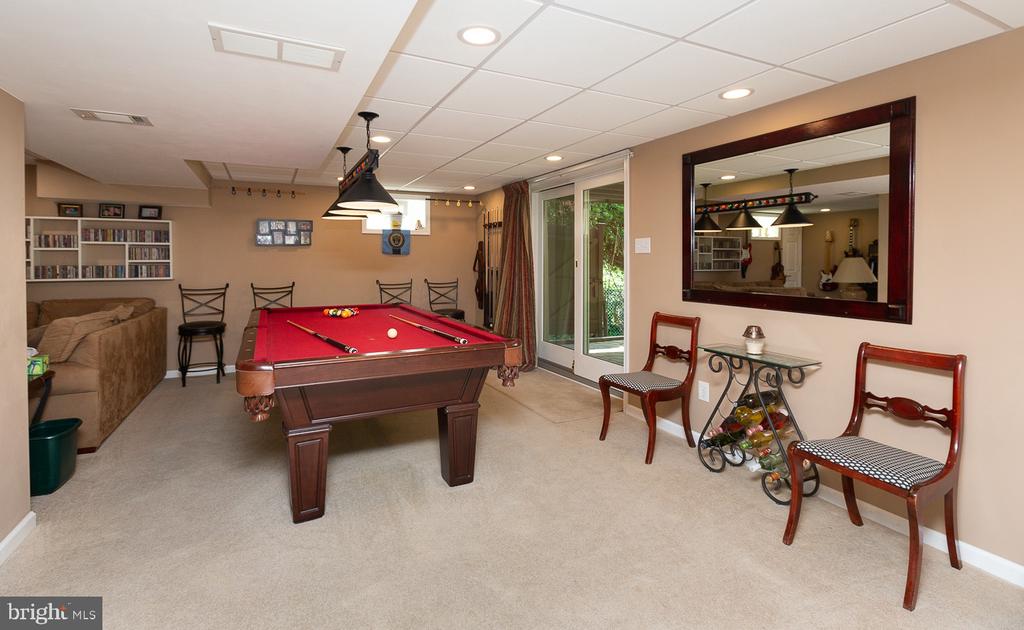 412 Walnut Hill Ln