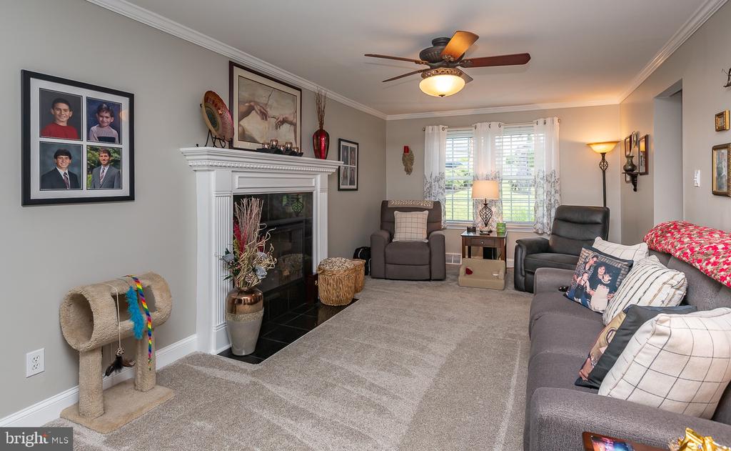 412 Walnut Hill Ln