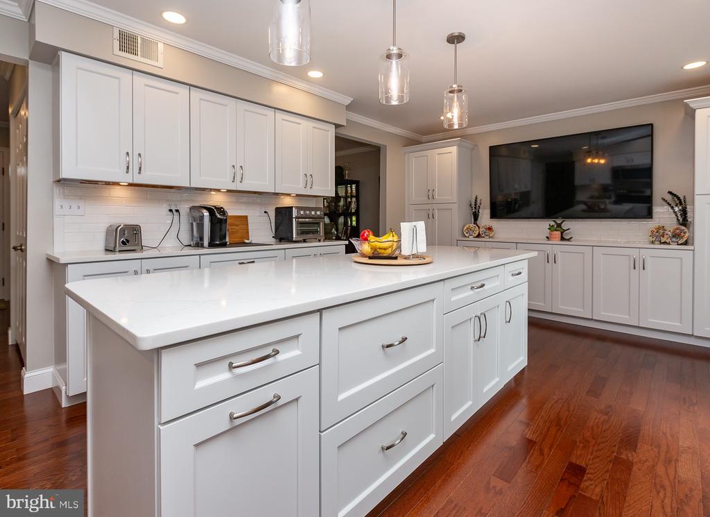 412 Walnut Hill Ln