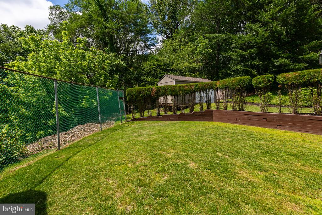 412 Walnut Hill Ln