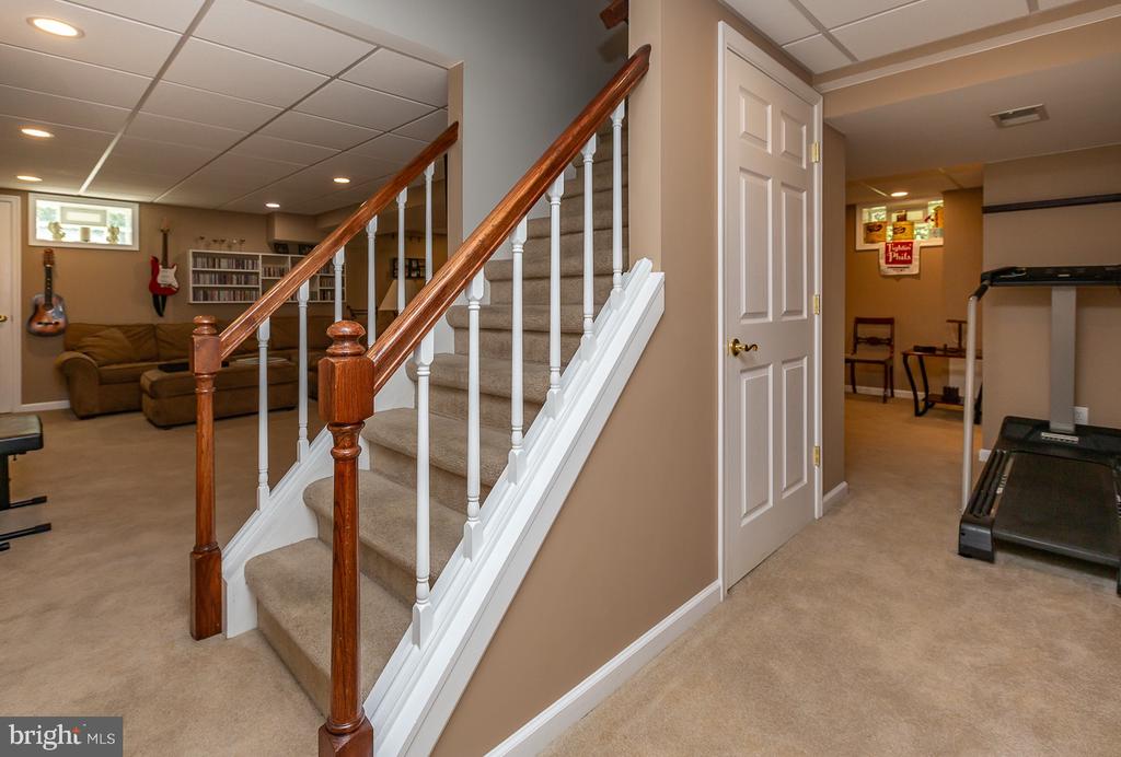 412 Walnut Hill Ln