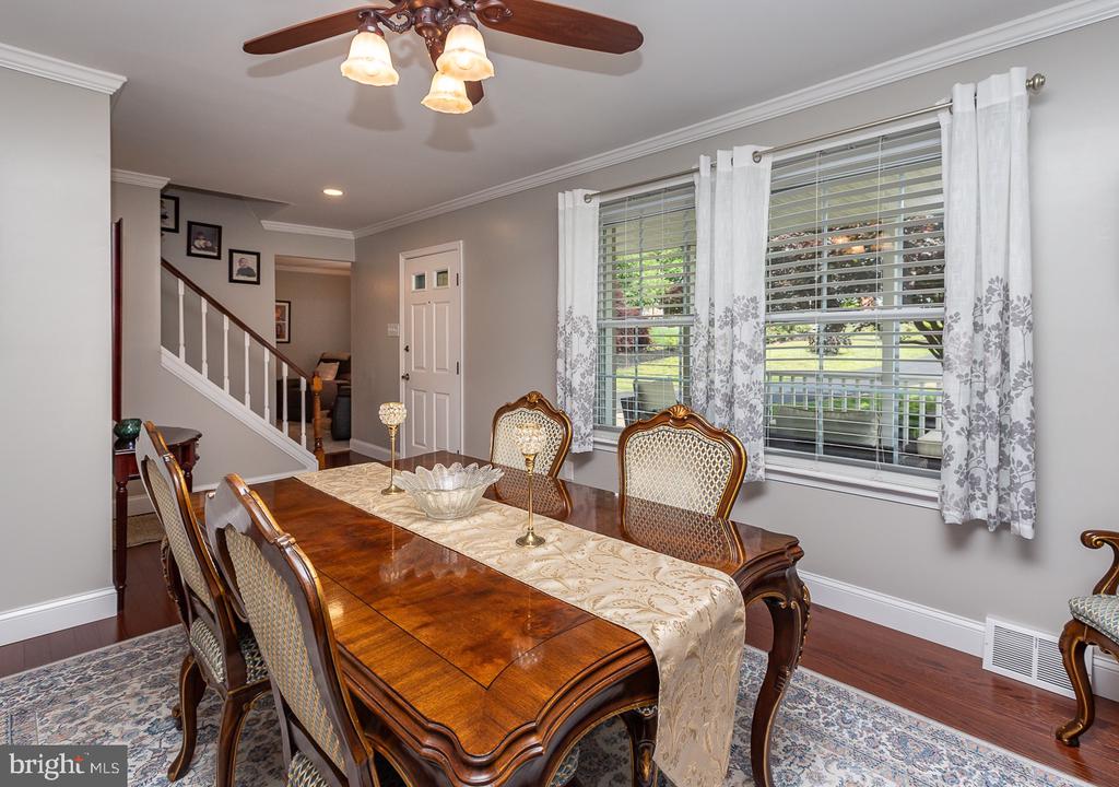 412 Walnut Hill Ln