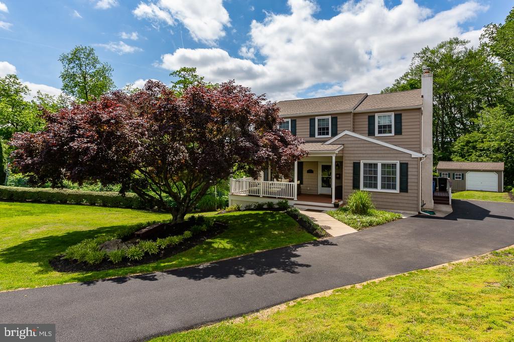 412 Walnut Hill Ln