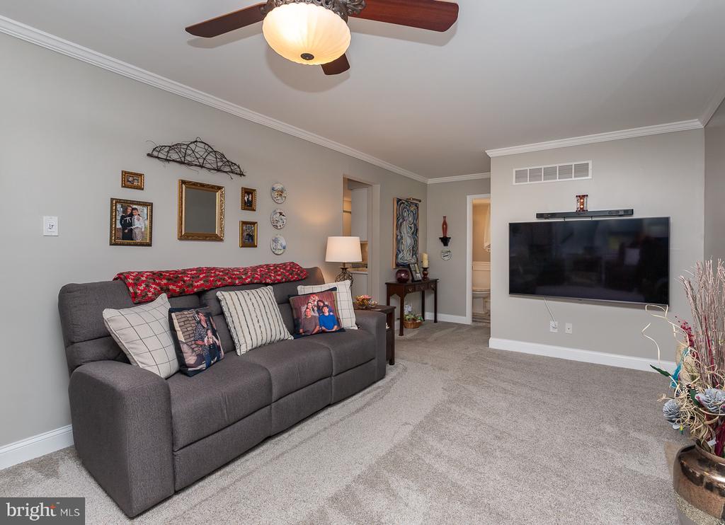 412 Walnut Hill Ln