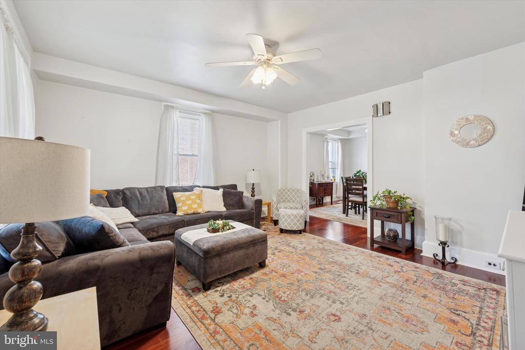 16 W Langhorne Ave