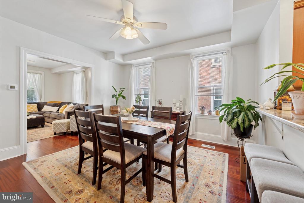 16 W Langhorne Ave