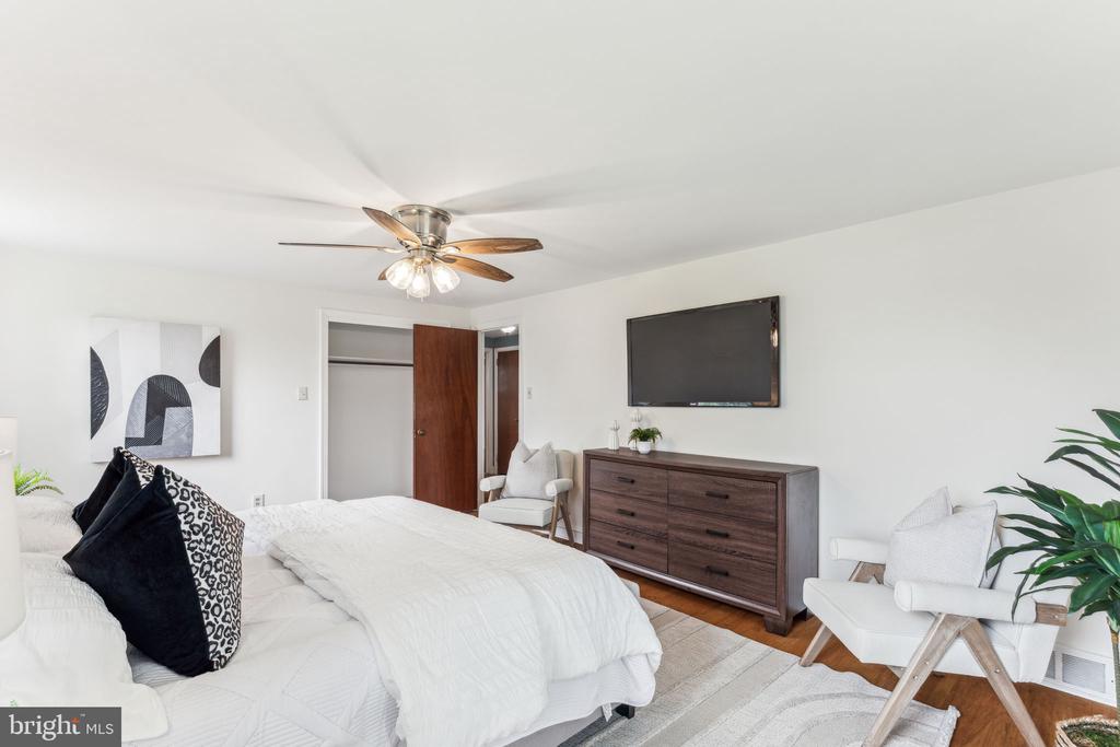 105 Lombardy Dr
