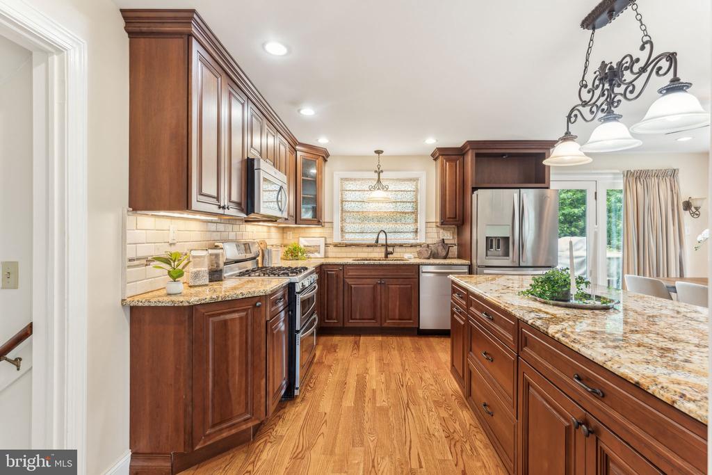 105 Lombardy Dr