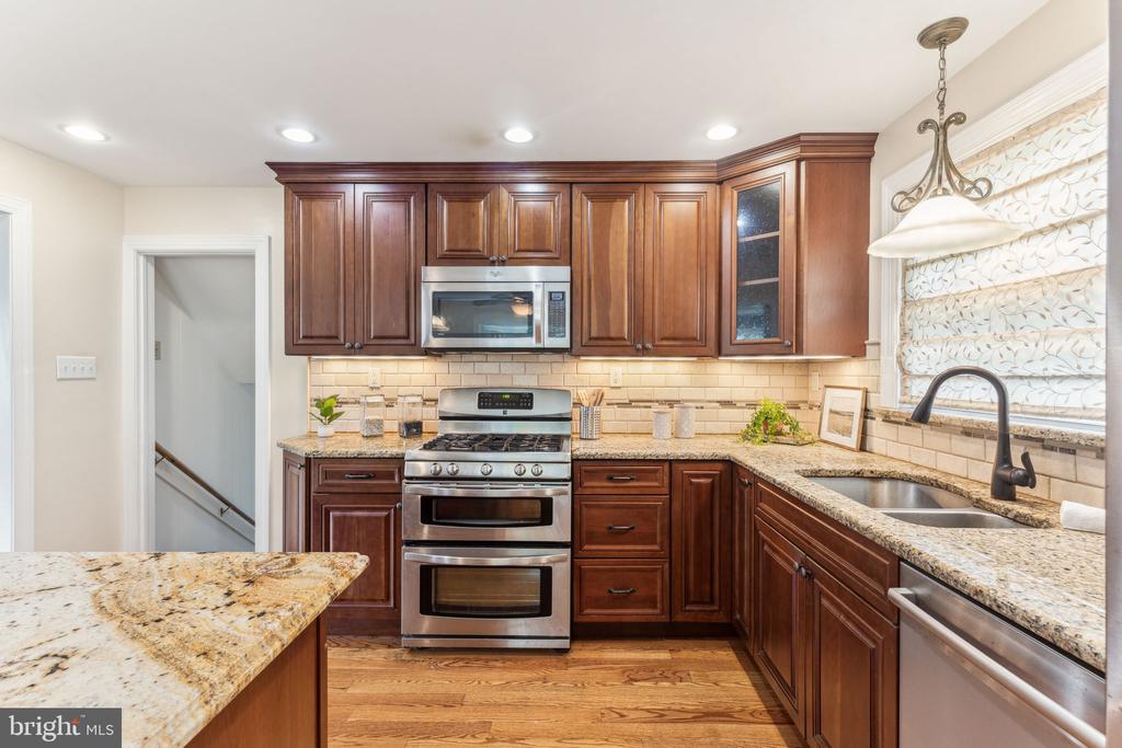 105 Lombardy Dr