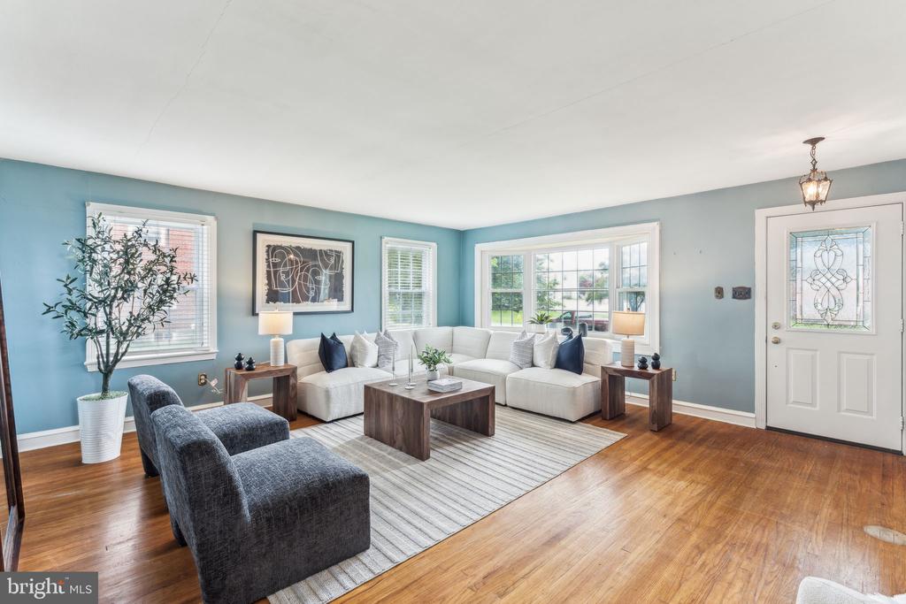 105 Lombardy Dr