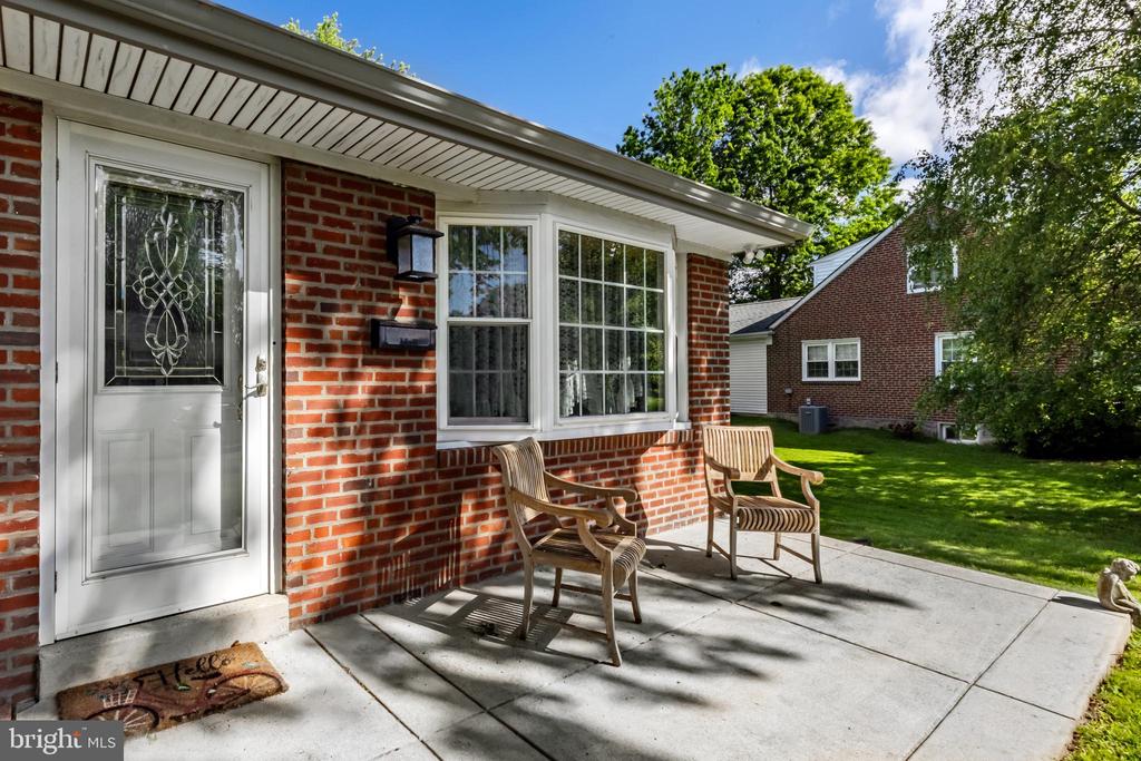105 Lombardy Dr