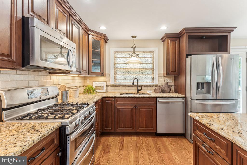 105 Lombardy Dr