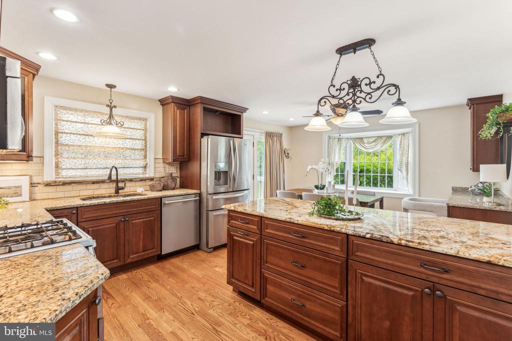 105 Lombardy Dr