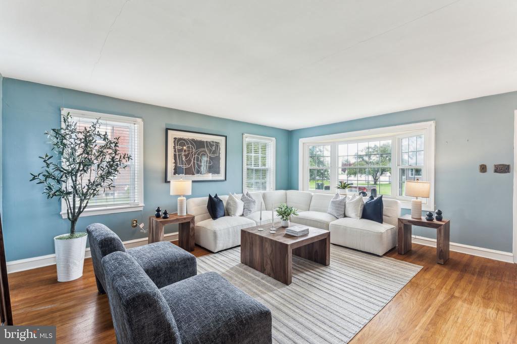 105 Lombardy Dr