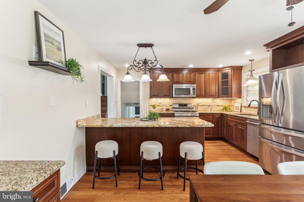 105 Lombardy Dr