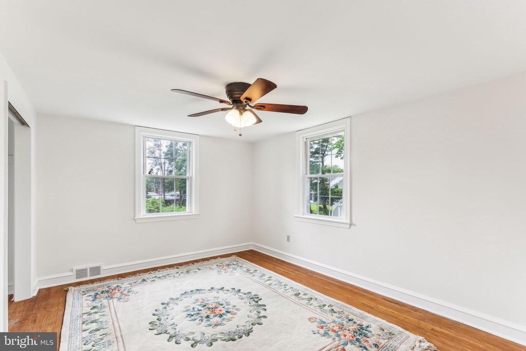 105 Lombardy Dr