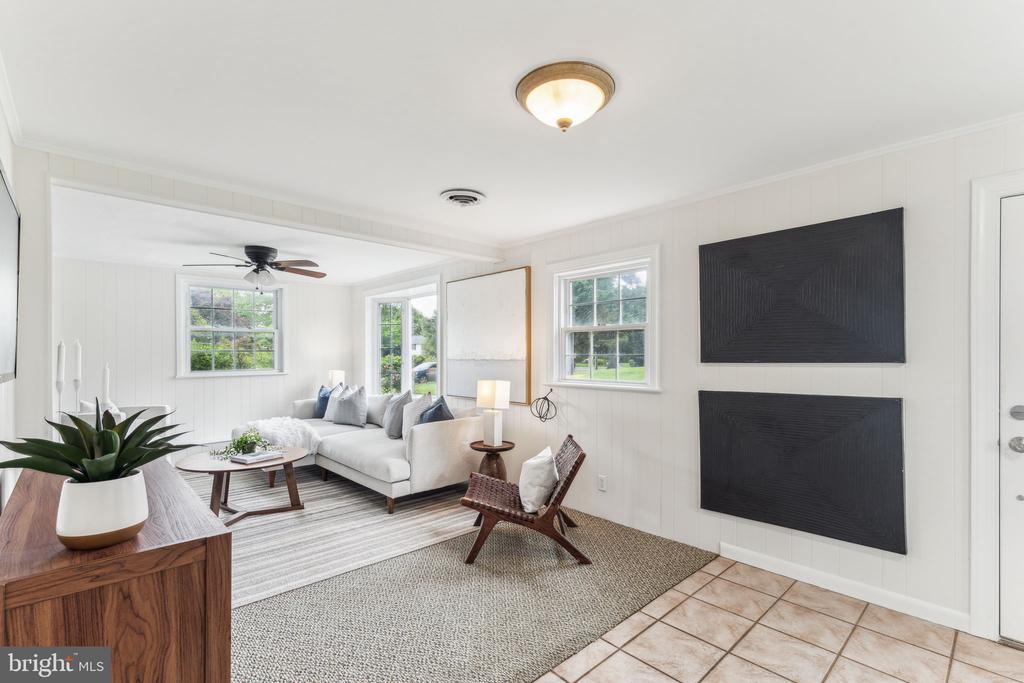 105 Lombardy Dr