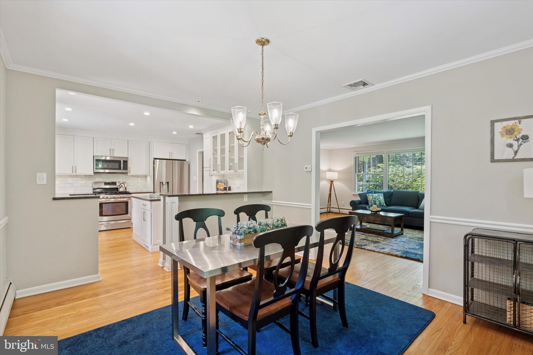 10 W Possum Hollow Rd