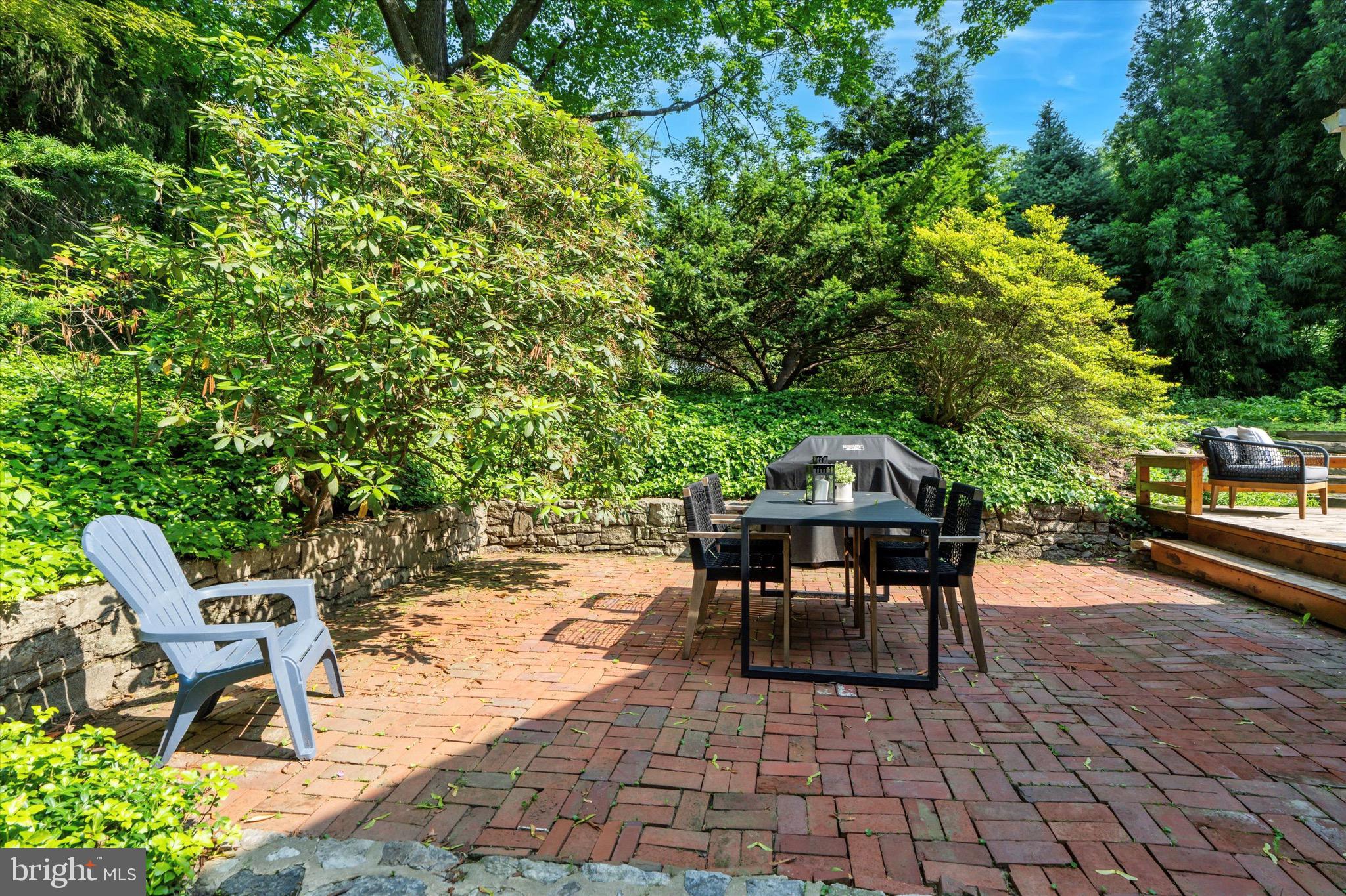 10 W Possum Hollow Rd