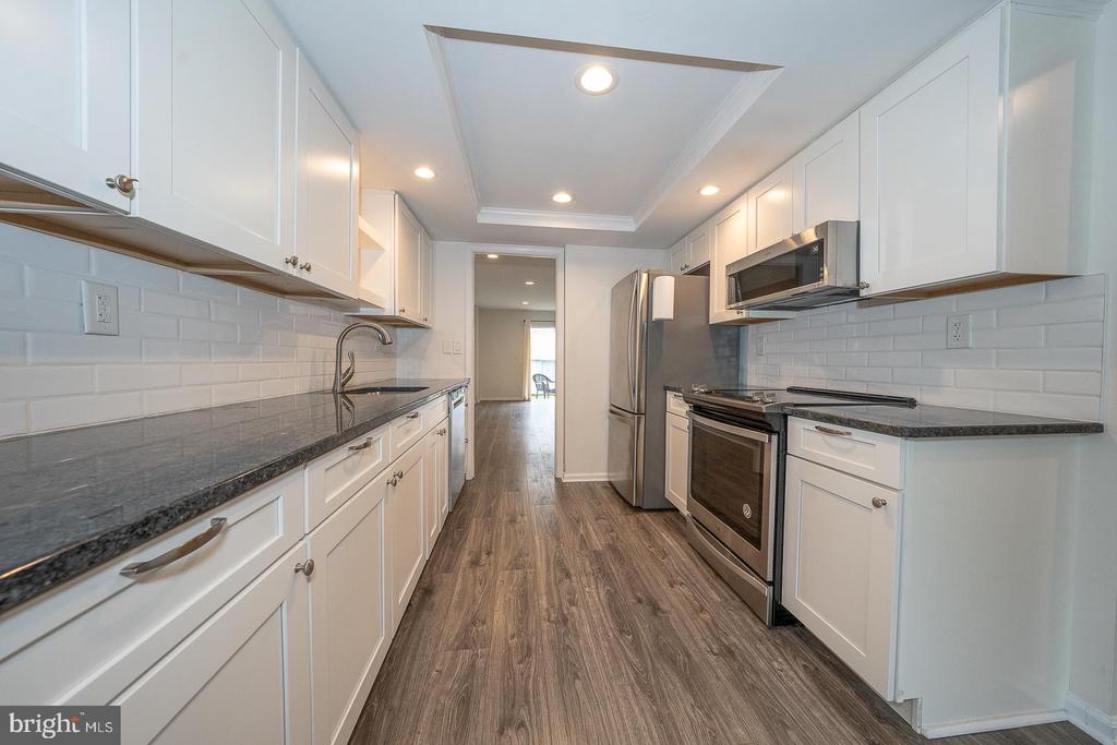 1380 Putnam Blvd #4