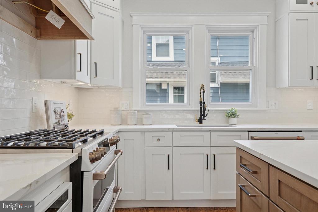 520 Brookline Blvd