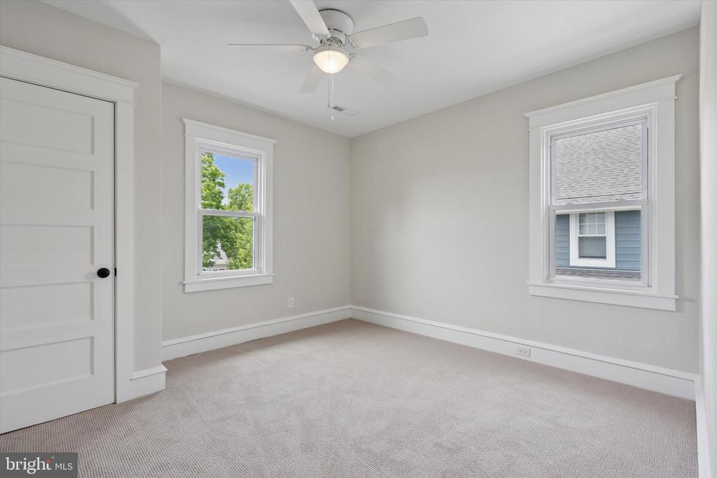 520 Brookline Blvd