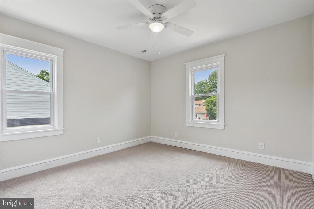 520 Brookline Blvd