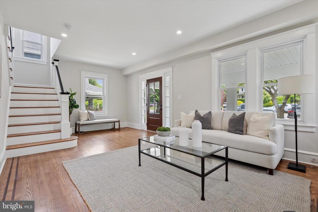 520 Brookline Blvd