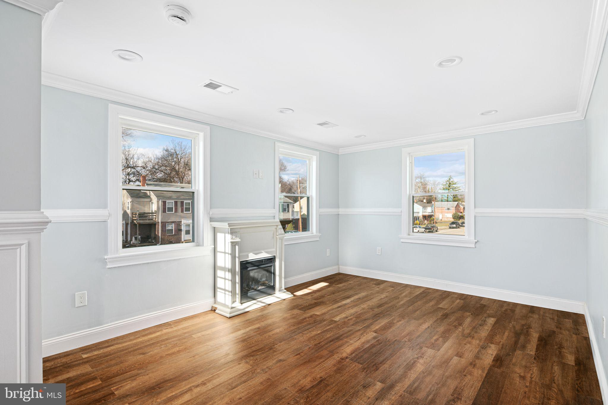 213 W ELKINTON AVE #2