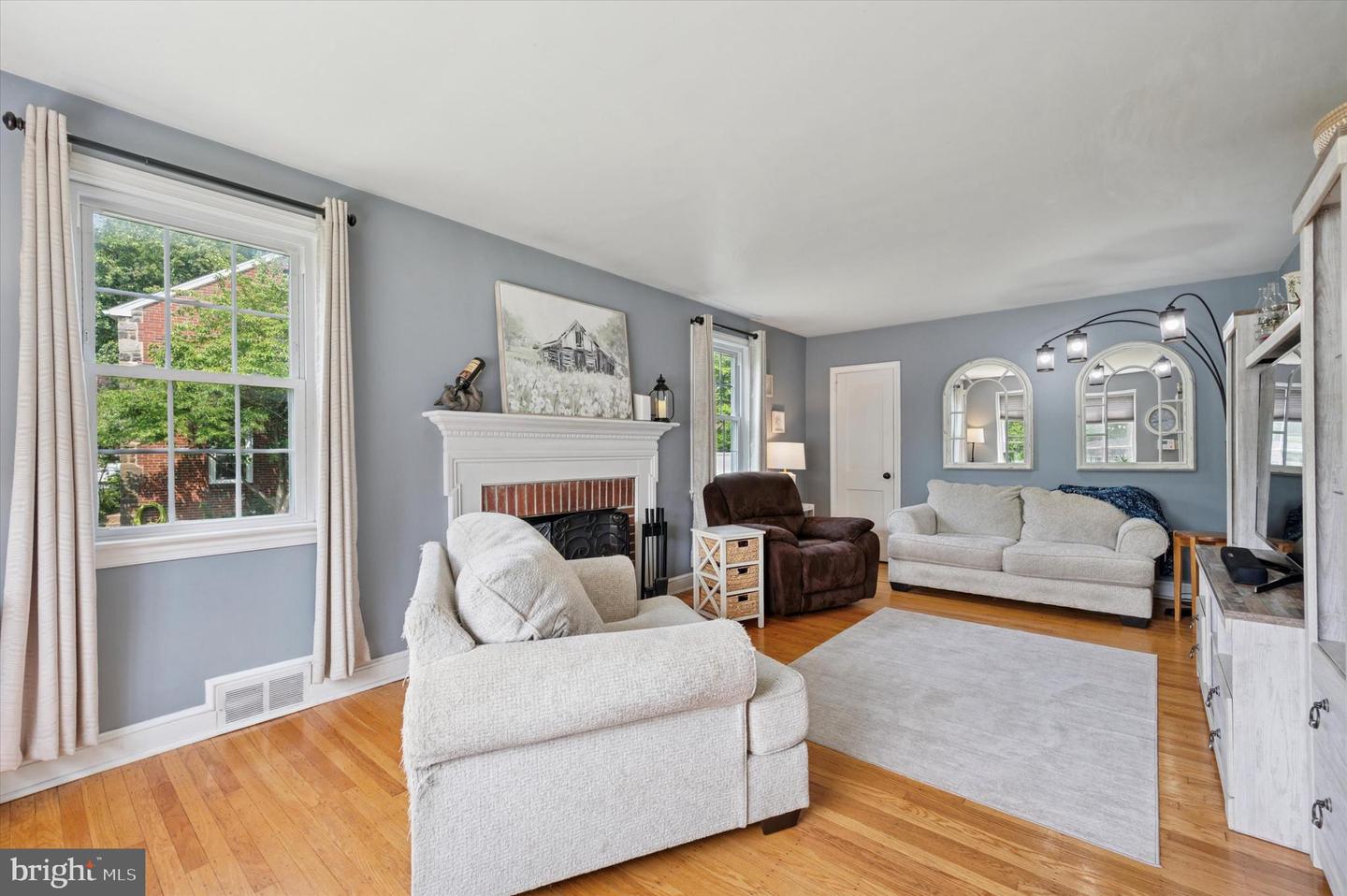 975 Old Sproul Rd