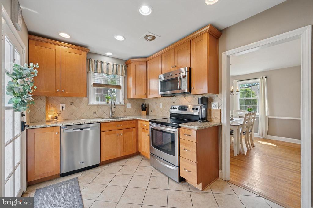 975 Old Sproul Rd