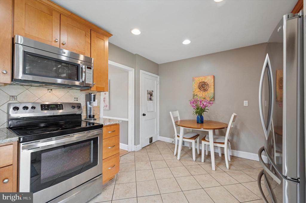 975 Old Sproul Rd