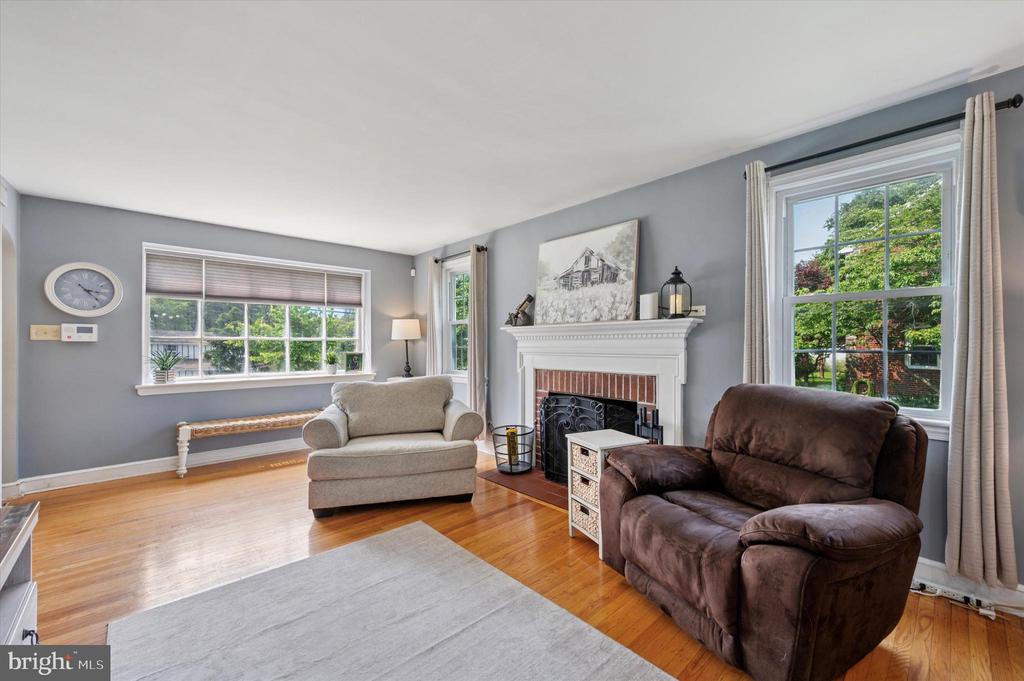 975 Old Sproul Rd