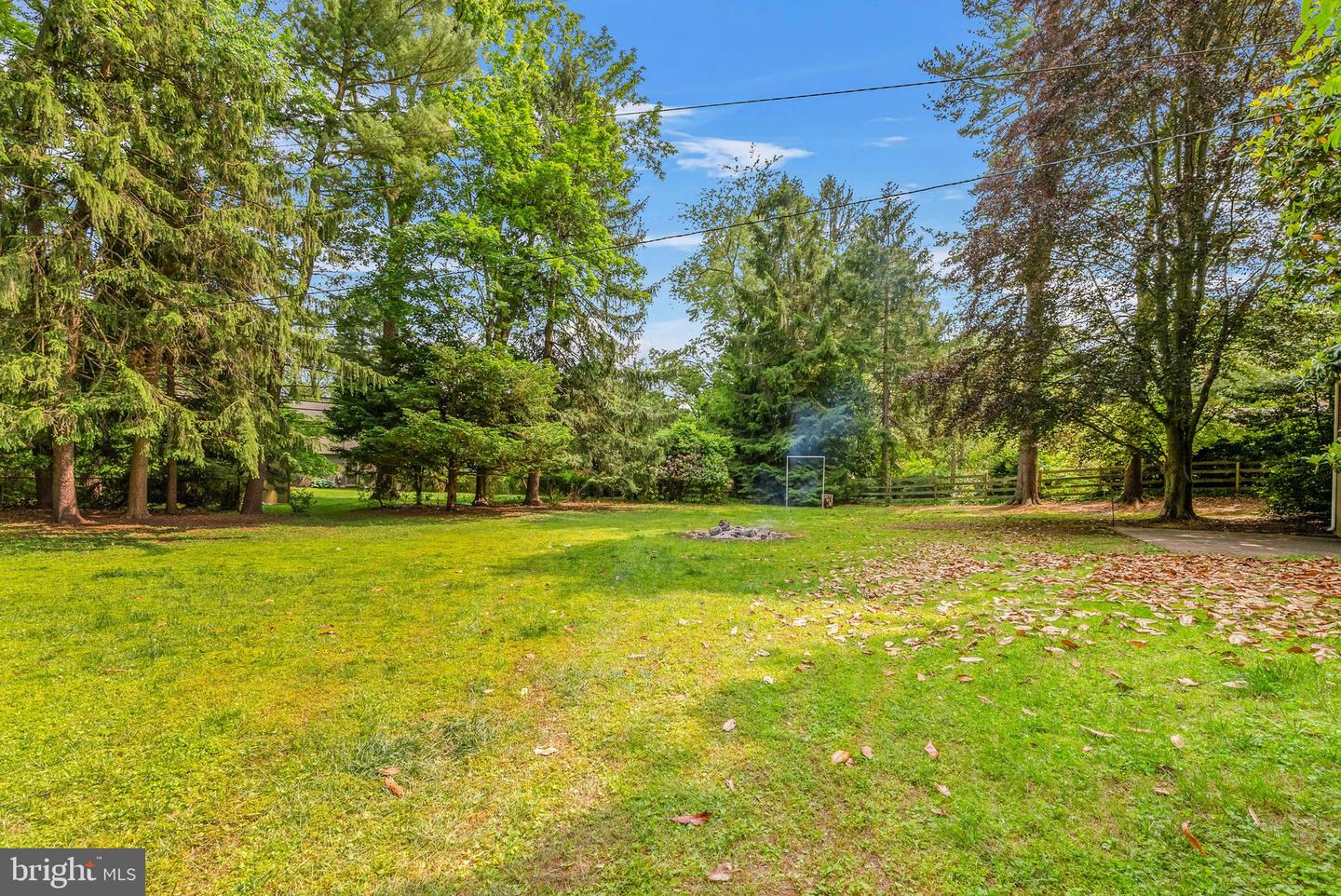 833 Parkridge Dr
