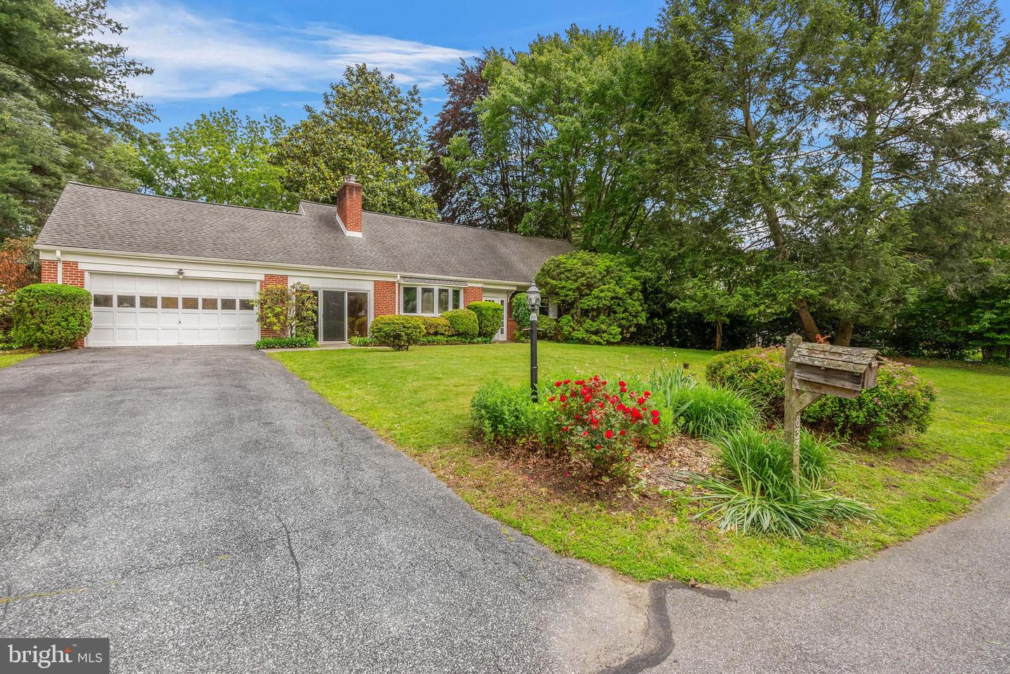833 Parkridge Dr