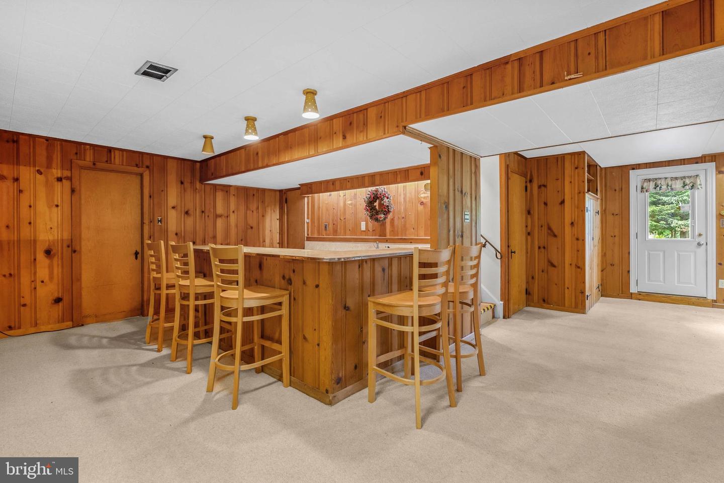 833 Parkridge Dr