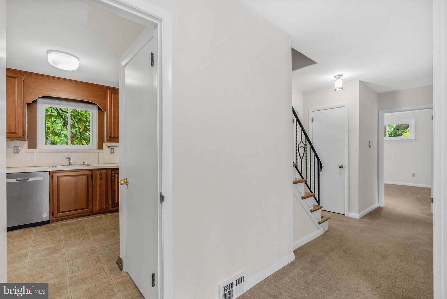 833 Parkridge Dr