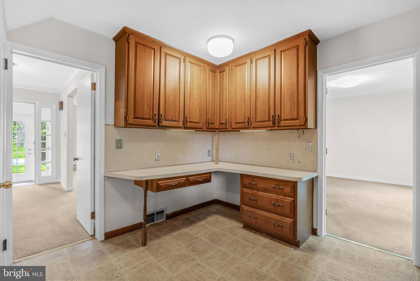 833 Parkridge Dr