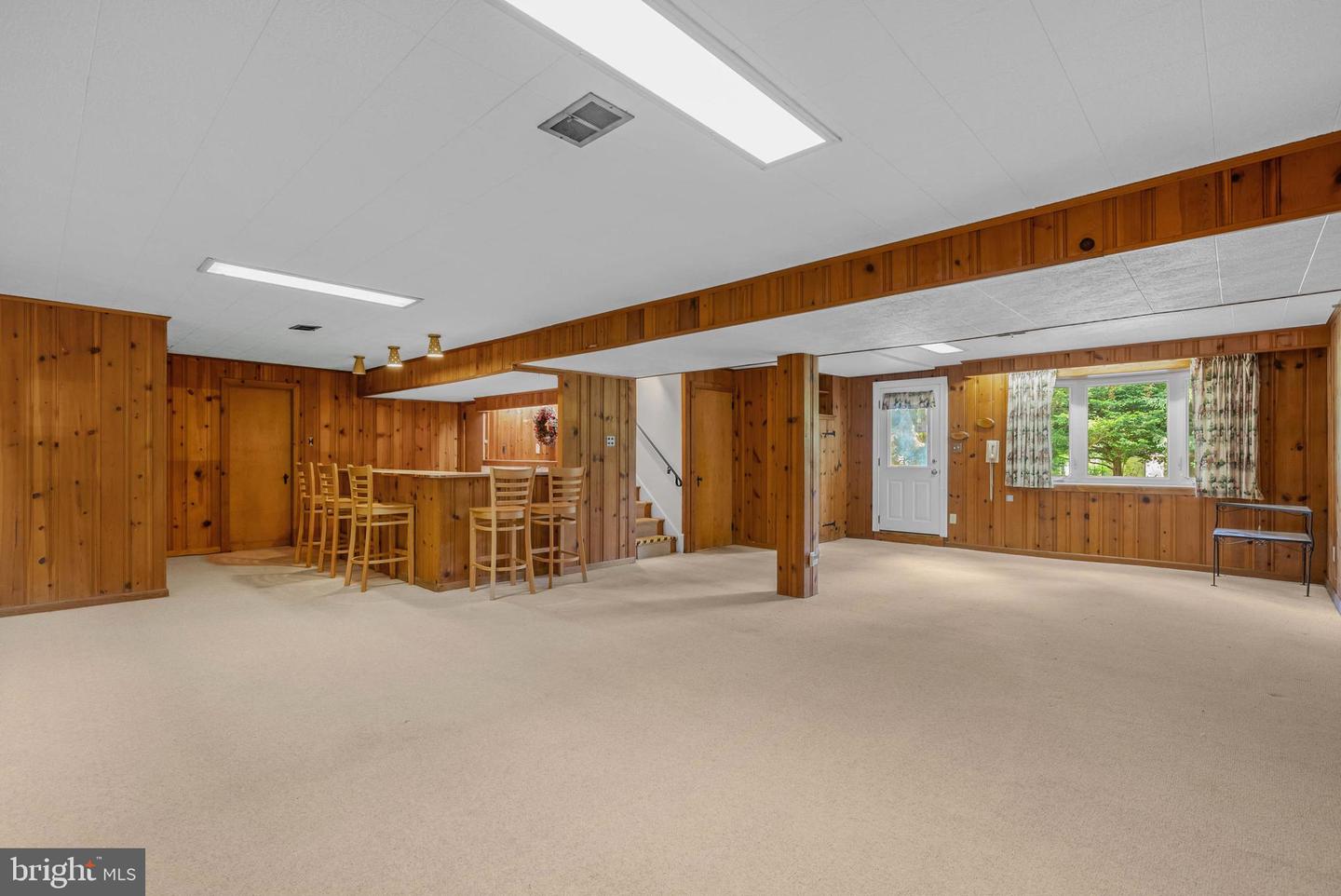 833 Parkridge Dr