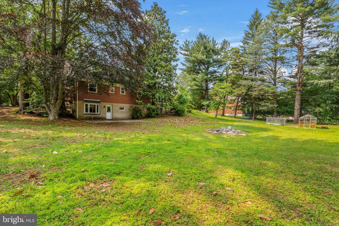 833 Parkridge Dr