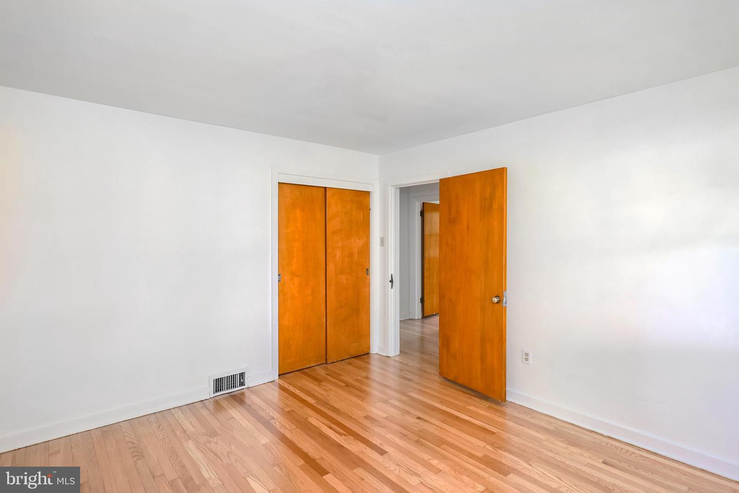 262 Ellis Rd