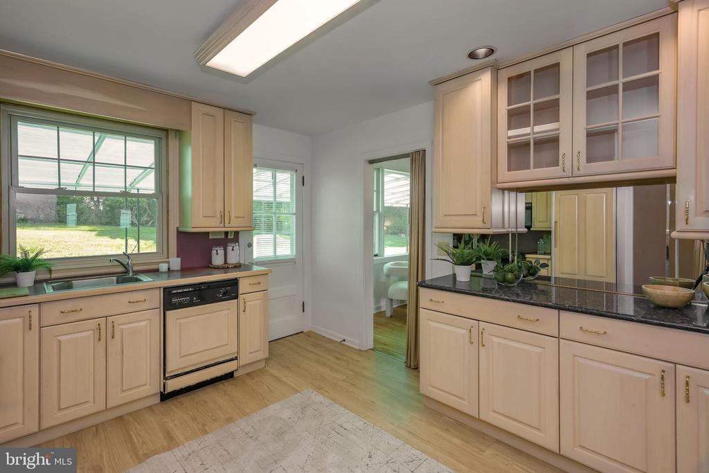 262 Ellis Rd