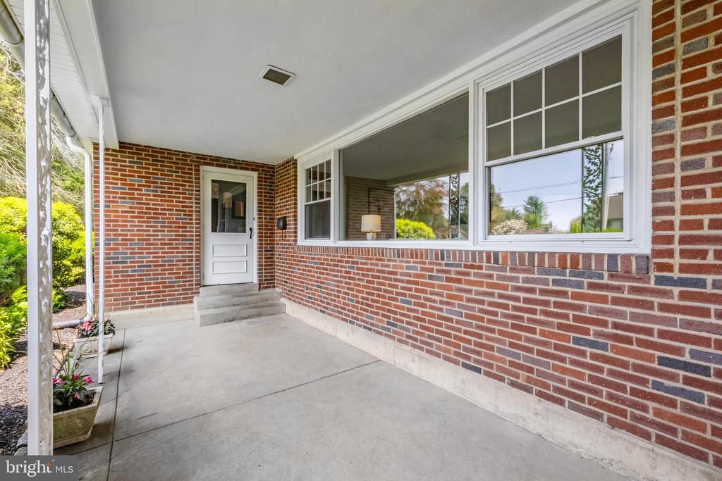 262 Ellis Rd