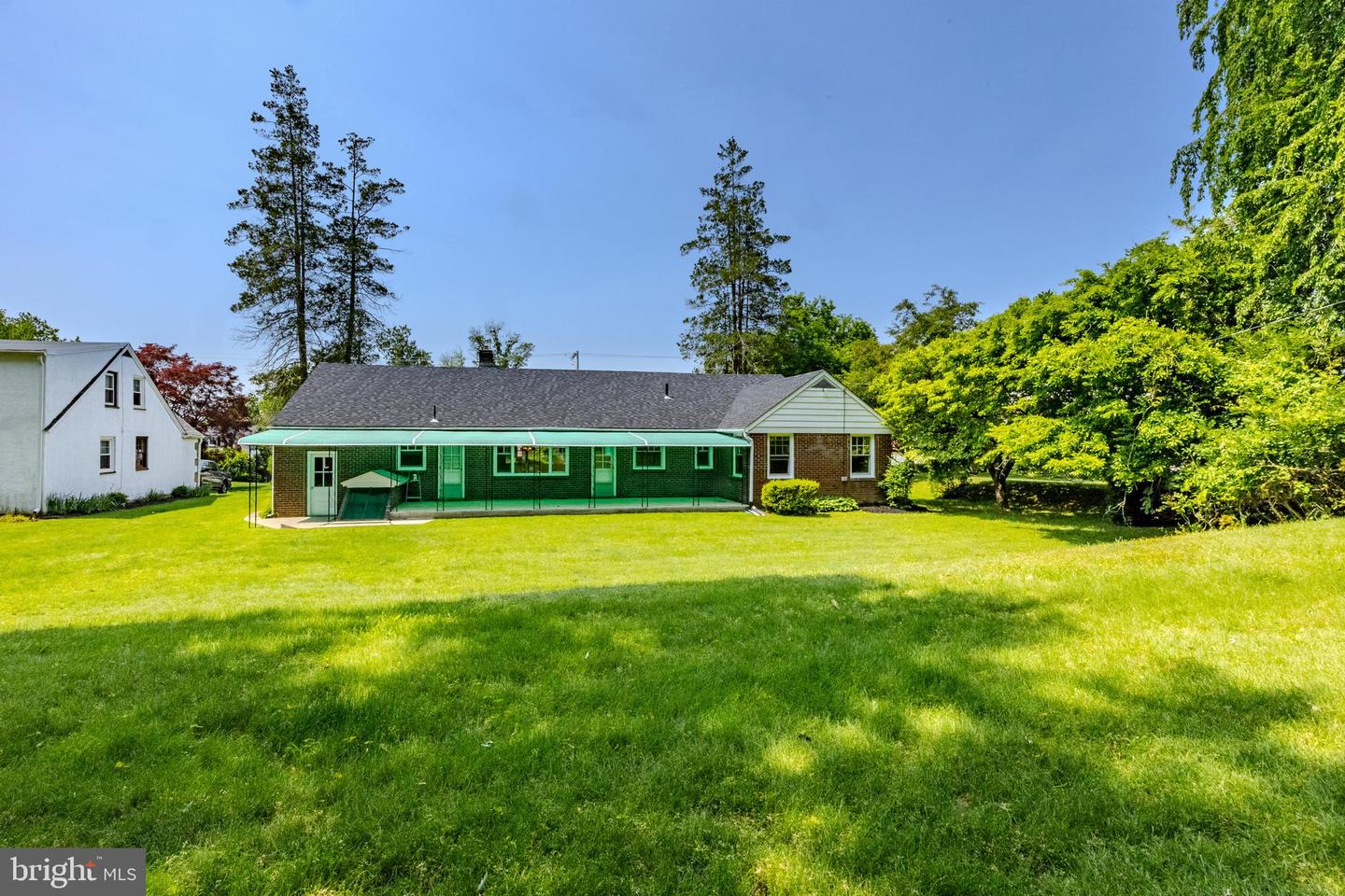 262 Ellis Rd