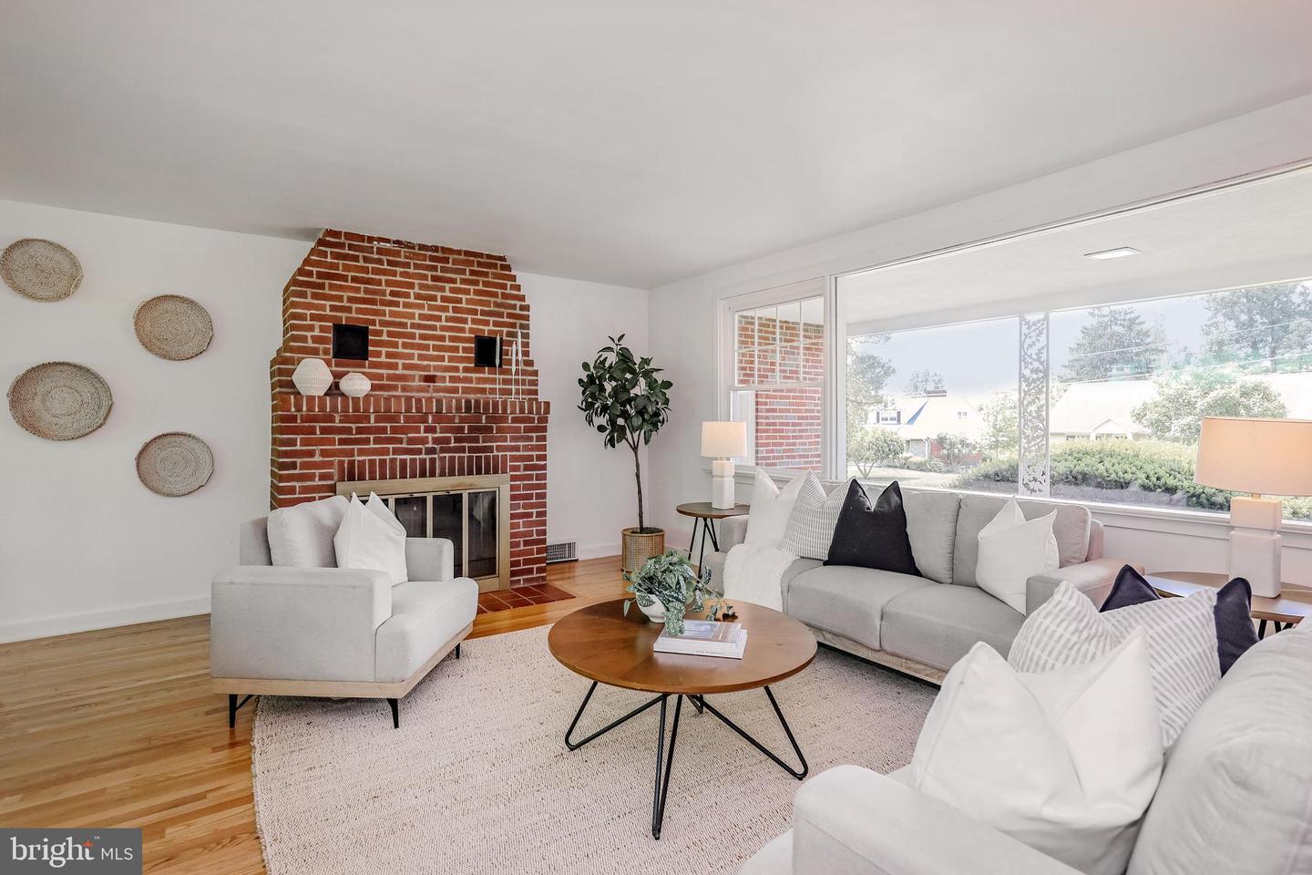 262 Ellis Rd